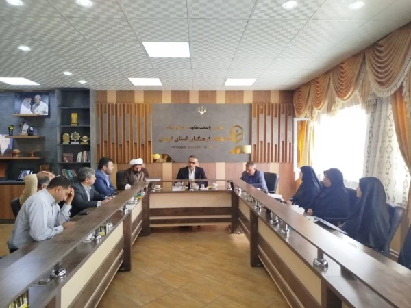 درشورای مدیریت دانشگاه فرهنگیان استان دستور کار جلسه هیئت امناء بررسی شد .  2