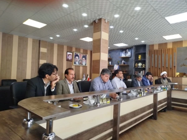 درشورای مدیریت دانشگاه فرهنگیان استان دستور کار جلسه هیئت امناء بررسی شد .  3