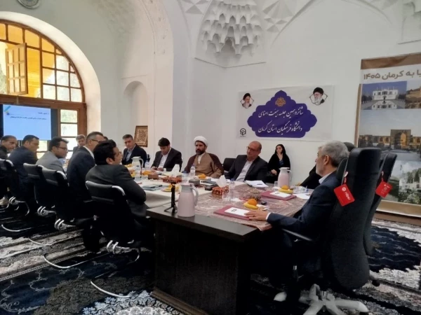 باحضور رییس دانشگاه فرهنگیان کشور و استاندار کرمان برگزار شد: جلسه هیئت امنای دانشگاه فرهنگیان استان کرمان 5