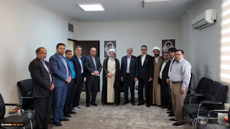 دیدار رئیس دانشگاه فرهنگیان کشور با نماینده ولی فقیه در استان و امام جمعه کرمان 2