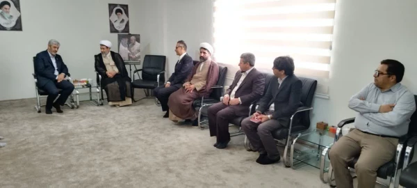 دیدار رئیس دانشگاه فرهنگیان کشور با نماینده ولی فقیه در استان و امام جمعه کرمان 5