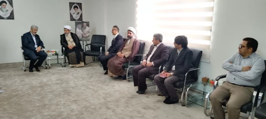 دیدار رئیس دانشگاه فرهنگیان کشور با نماینده ولی فقیه در استان و امام جمعه کرمان 5