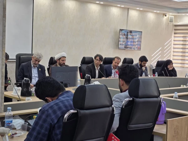 نشست صمیمی رئیس دانشگاه فرهنگیان کشور با اعضای هیئت علمی ،کارکنان و دانشجومعلمان دانشگاه فرهنگیان استان کرمان 7