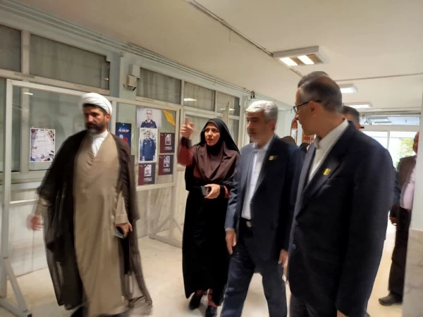 بازدید رئیس دانشگاه فرهنگیان کشور از پردیس شهید باهنر کرمان 6