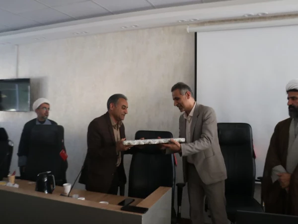 آیین تقدیر از ریاست ومعاون دانشجویی  پردیس خواجه نصیرالدین طوسی 7