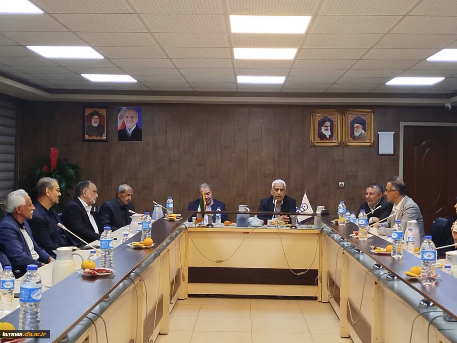 دیدار رئیس دانشگاه فرهنگیان استان با روسای سابق مراکز تربیت معلم کرمان 2