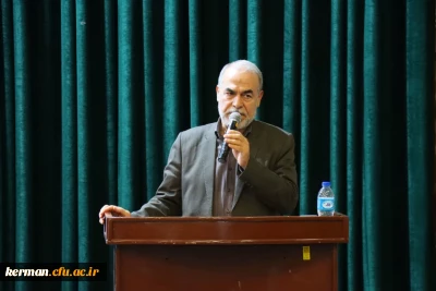 با حضور معاون سیاسی سپاه پاسداران انقلاب اسلامی؛ 
نشست تبیینی با محوریت وقایع جنگ دوازده روزه در دانشگاه فرهنگیان کرمان برگزار شد.