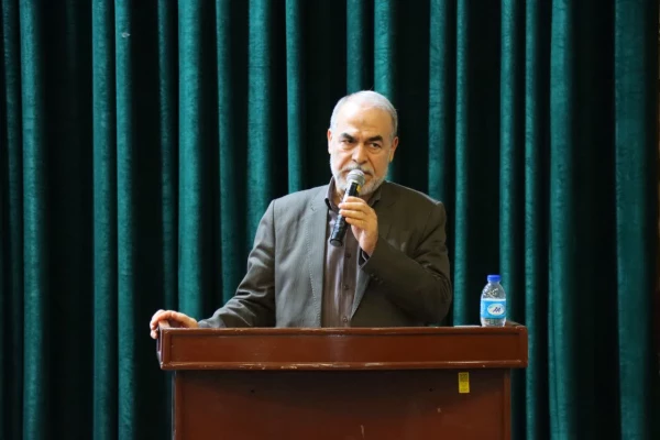 با حضور معاون سیاسی سپاه پاسداران انقلاب اسلامی؛ 
نشست تبیینی با محوریت وقایع جنگ دوازده روزه در دانشگاه فرهنگیان کرمان برگزار شد. 2