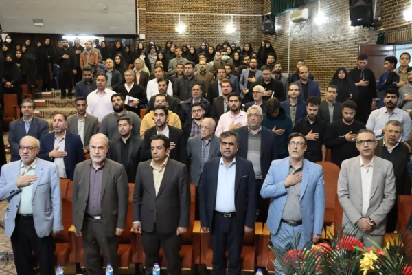 با حضور معاون سیاسی سپاه پاسداران انقلاب اسلامی؛ 
نشست تبیینی با محوریت وقایع جنگ دوازده روزه در دانشگاه فرهنگیان کرمان برگزار شد. 2