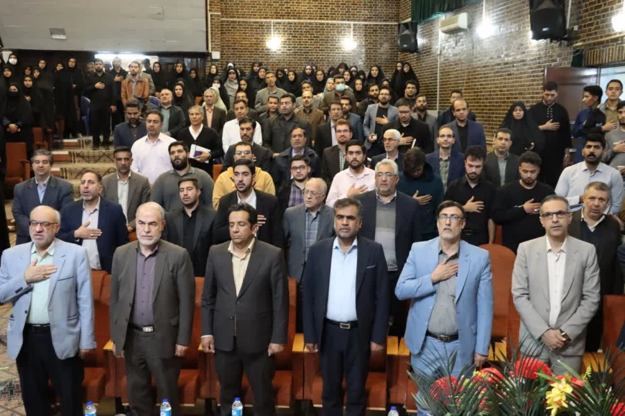 با حضور معاون سیاسی سپاه پاسداران انقلاب اسلامی؛ 
نشست تبیینی با محوریت وقایع جنگ دوازده روزه در دانشگاه فرهنگیان کرمان برگزار شد. 2