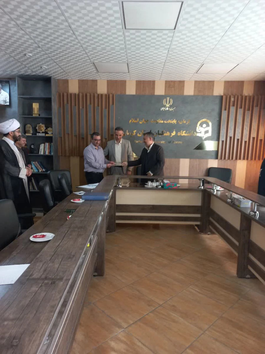 #تقدیراز  مسئولین کتابخانه های دانشگاه بمناسبت هفته کتاب وکتابخوانی
#تقدیرازبرگزارکنندگان نمایشگاه دست سازهای علوم تجربی 2