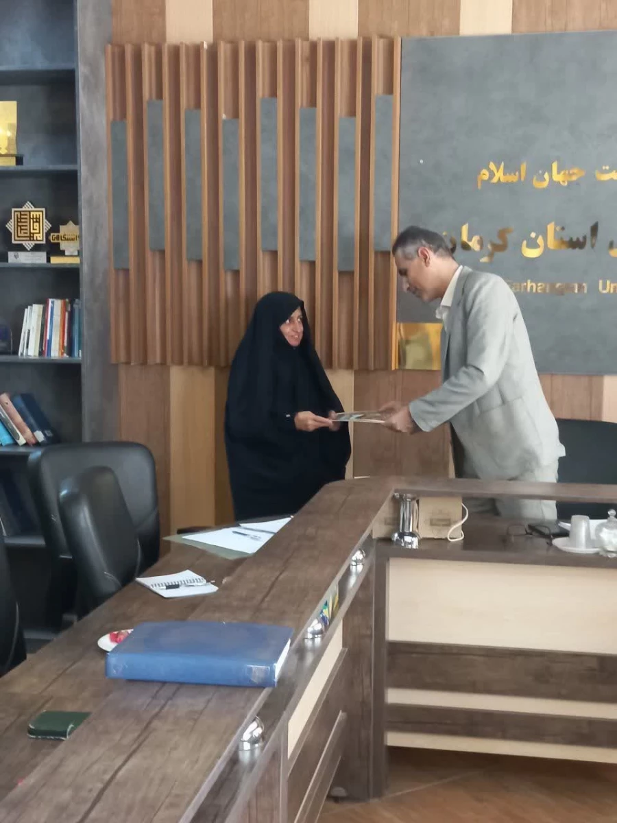 #تقدیراز  مسئولین کتابخانه های دانشگاه بمناسبت هفته کتاب وکتابخوانی
#تقدیرازبرگزارکنندگان نمایشگاه دست سازهای علوم تجربی 2