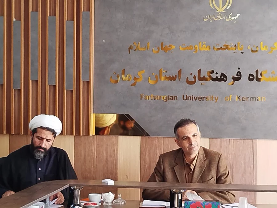 جشن روز دانشجو ۱۶آذرماه در سالن همایش ولایت دانشگاه برگزارمی شود.  3