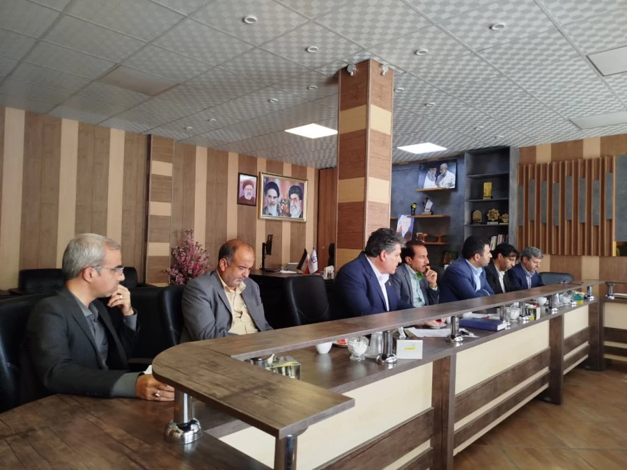 در نشست شورای مدیریت دانشگاه فرهنگیان استان یاد و خاطره آتش نشان فداکار شهید میر شکاری گرامی داشته شد. 4