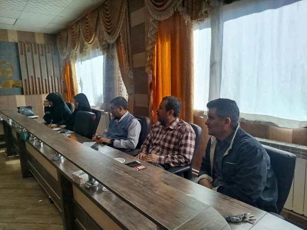 در نشست شورای مدیریت دانشگاه فرهنگیان استان یاد و خاطره آتش نشان فداکار شهید میر شکاری گرامی داشته شد. 5