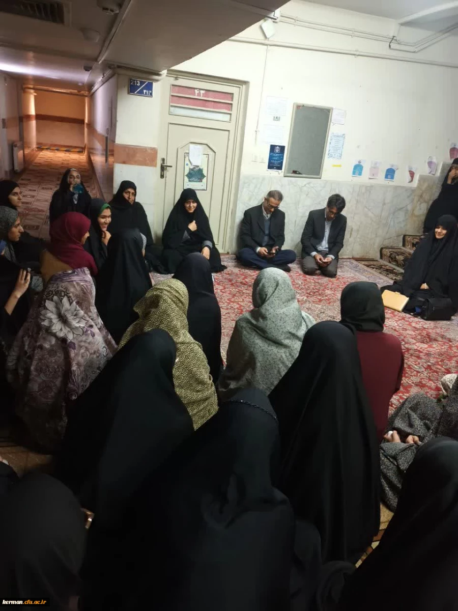 بازدید میدانی مسئولین دانشگاه از سرای دانشجویی نرگس پردیس شهیدباهنر 4