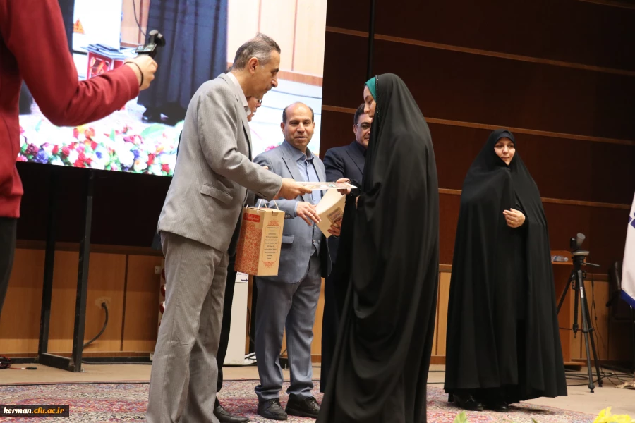 هفتمین همایش ملی دانش آموزش محتوا (PCK)در راهنمایی و مشاوره در کرمان برگزار شد 13