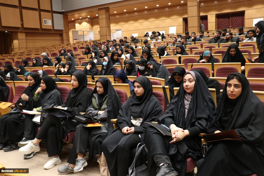 هفتمین همایش ملی دانش آموزش محتوا (PCK)در راهنمایی و مشاوره در کرمان برگزار شد 16