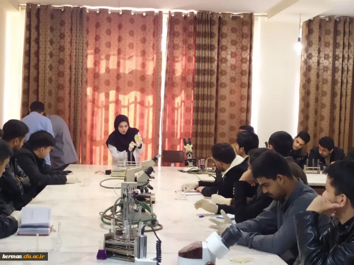 به همت انجمن علمی پژوهشگری دانشگاه فرهنگیان کرمان انجام شد:

 برگزاری کارگاه آموزش علوم تجربی با تکیه بر الگوی تدریس آزمایشگاهی
