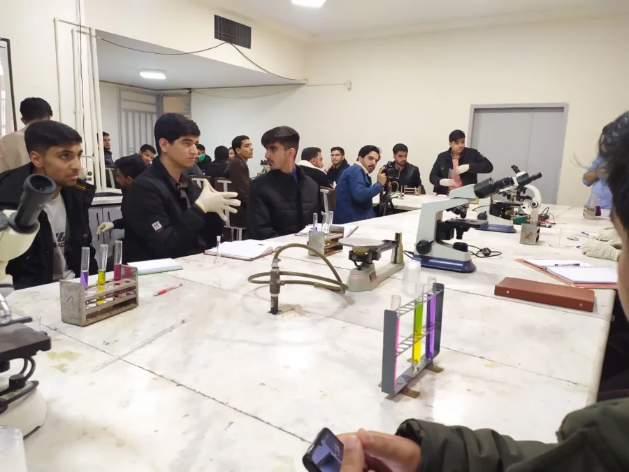  برگزاری کارگاه آموزش علوم تجربی با تکیه بر الگوی تدریس آزمایشگاهی 3