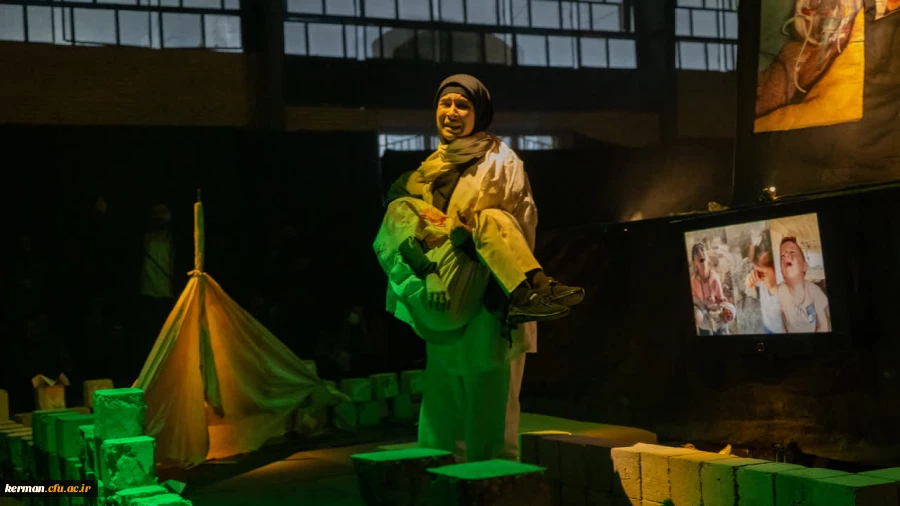 گرامیداشت شهید والامقام فائزه رحیمی با حضور والدین معظم در دانشگاه فرهنگیان کرمان   6