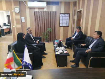 در دیدار رئیس دانشگاه فرهنگیان کرمان با مشاور استاندار و مسئول پروژه های عمرانی استان مطرح شد:

بررسی چشم انداز پروژه های عمرانی دانشگاه فرهنگیان استان کرمان