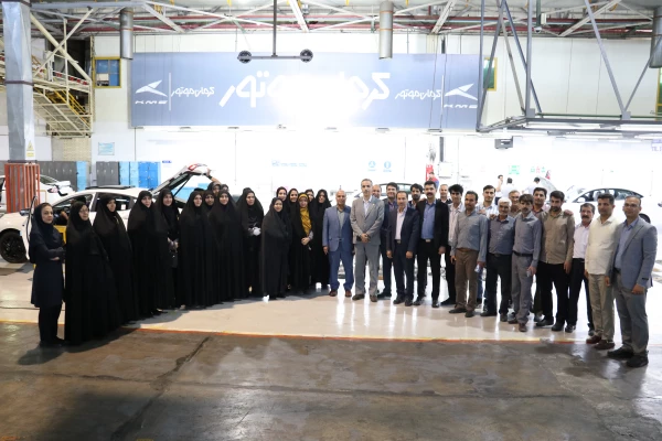 بازدید اعضای هیئت علمی و کارکنان دانشگاه فرهنگیان کرمان از مجموعه خودروسازی بم 2