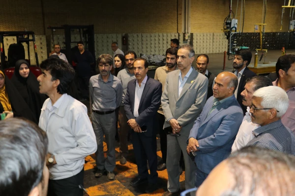 بازدید اعضای هیئت علمی و کارکنان دانشگاه فرهنگیان کرمان از مجموعه خودروسازی بم 4