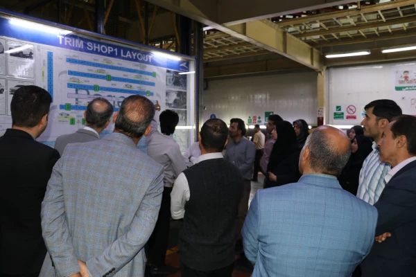 بازدید اعضای هیئت علمی و کارکنان دانشگاه فرهنگیان کرمان از مجموعه خودروسازی بم 6