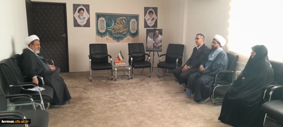 رئیس دانشگاه فرهنگیان کرمان با نماینده ولی فقیه در استان کرمان دیدار کرد 4