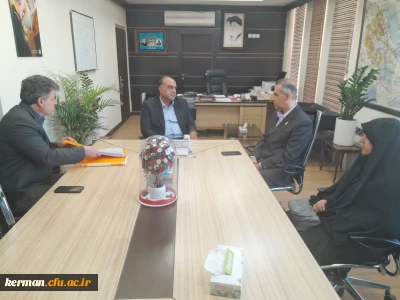 رئیس دانشگاه فرهنگیان در دیدار با مدیرکل راه و شهرسازی  استان کرمان: 

احداث ساختمان جامع لازمه ی تربیت معلم تراز در دانشگاه فرهنگیان کرمان است 