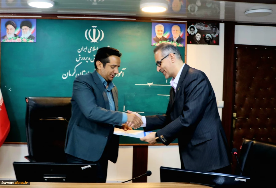 هم افزایی با آموزش و پرورش، راهبرد کلیدی موفقیت دانشگاه است
تقدیر از همکاری مدیرکل آموزش و پرورش استان کرمان 3