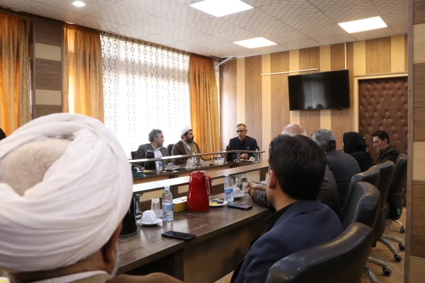 کارکنان غیرهیئت علمی و هیئت علمی دو بال موفقیت دانشگاه هستند 4
