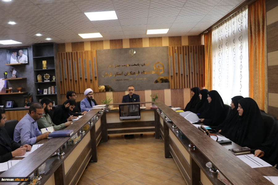 راه اندازی قرارگاه های تبیینی توسط دانشجویان دانشگاه فرهنگیان کرمان 5