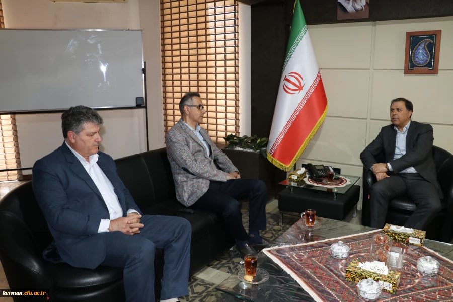 دیدار رئیس دانشگاه فرهنگیان کرمان با رئیس سازمان مدیریت و برنامه ریزی استان کرمان 3