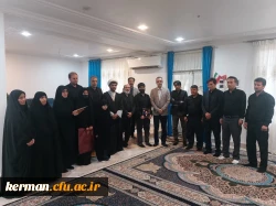 روسای دانشگاه های فرهنگیان استان کرمان و هرمزگان طی یک برنامه مشترک با حضور در خانه شهید ناخدا اصغر مسلمی مهنی با اعضای خانواده شهید و فرزند دانشجو معلم ایشان خانم فاطمه مسلمی مهنی دیدار کردند. 2